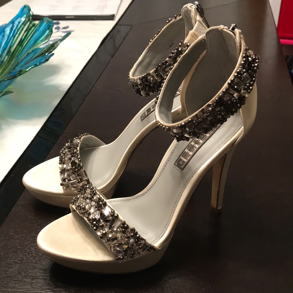 WHITE by Vera Wang Heels